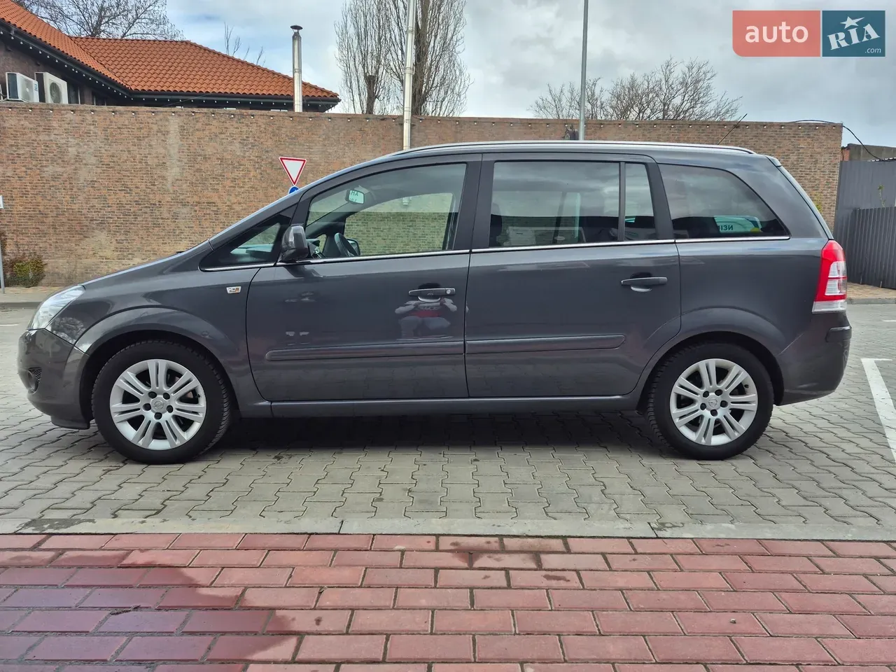 Opel Zafira 2011 photo 4