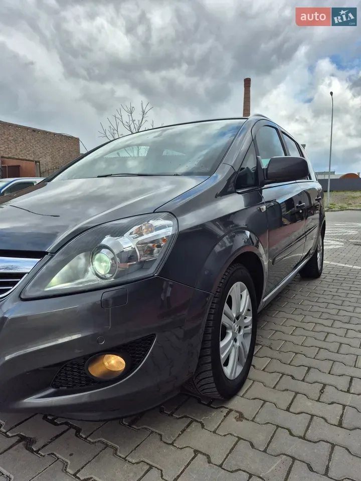 Opel Zafira 2011 photo 3