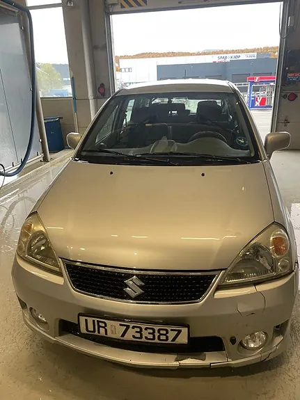 Suzuki Liana