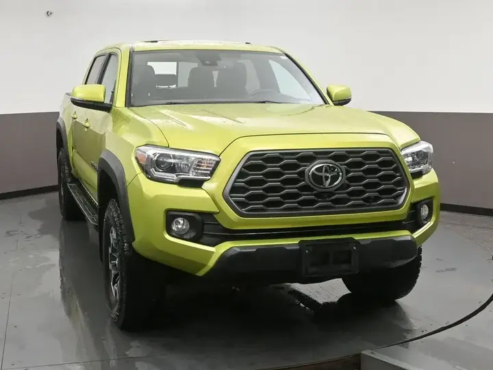 Toyota Tacoma 2023 photo 2