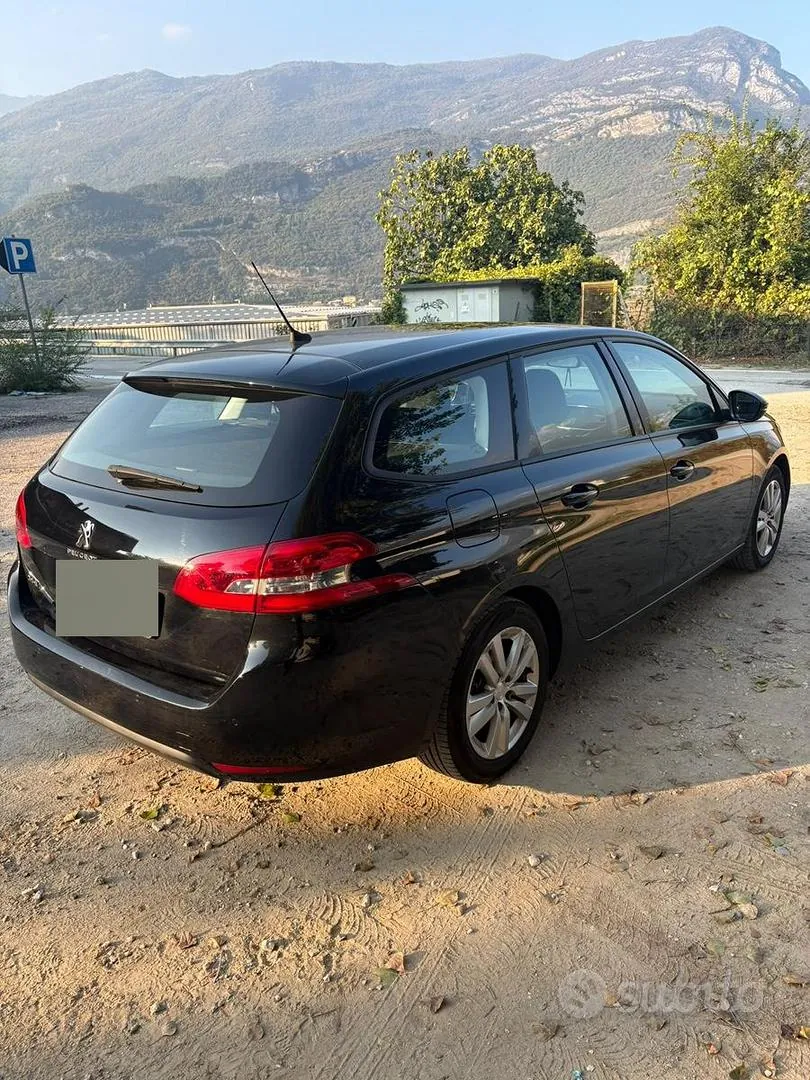 Peugeot 308 2021 photo 2