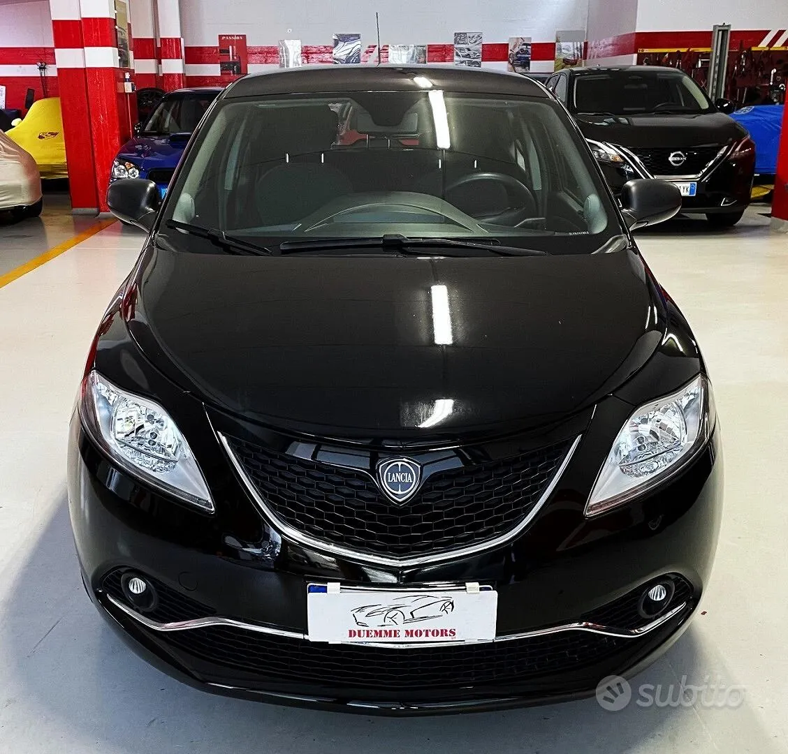 Lancia Ypsilon