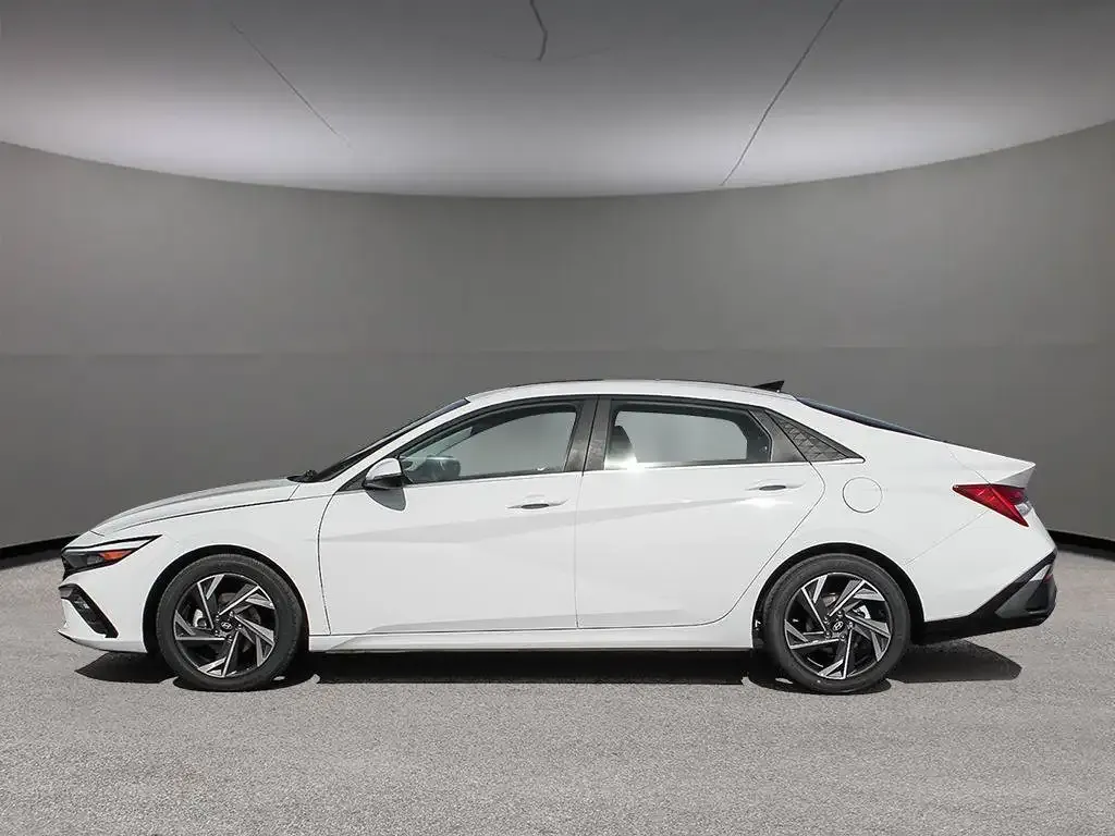 Hyundai Elantra 2026 photo 4