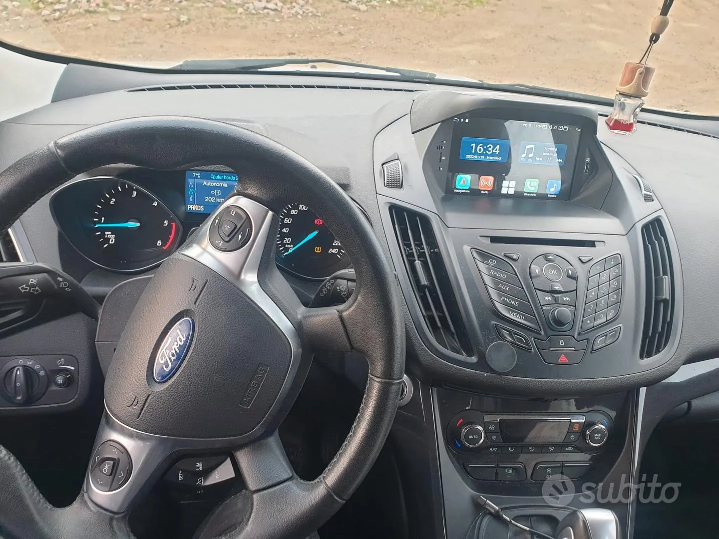 Ford Kuga 2015 photo 4