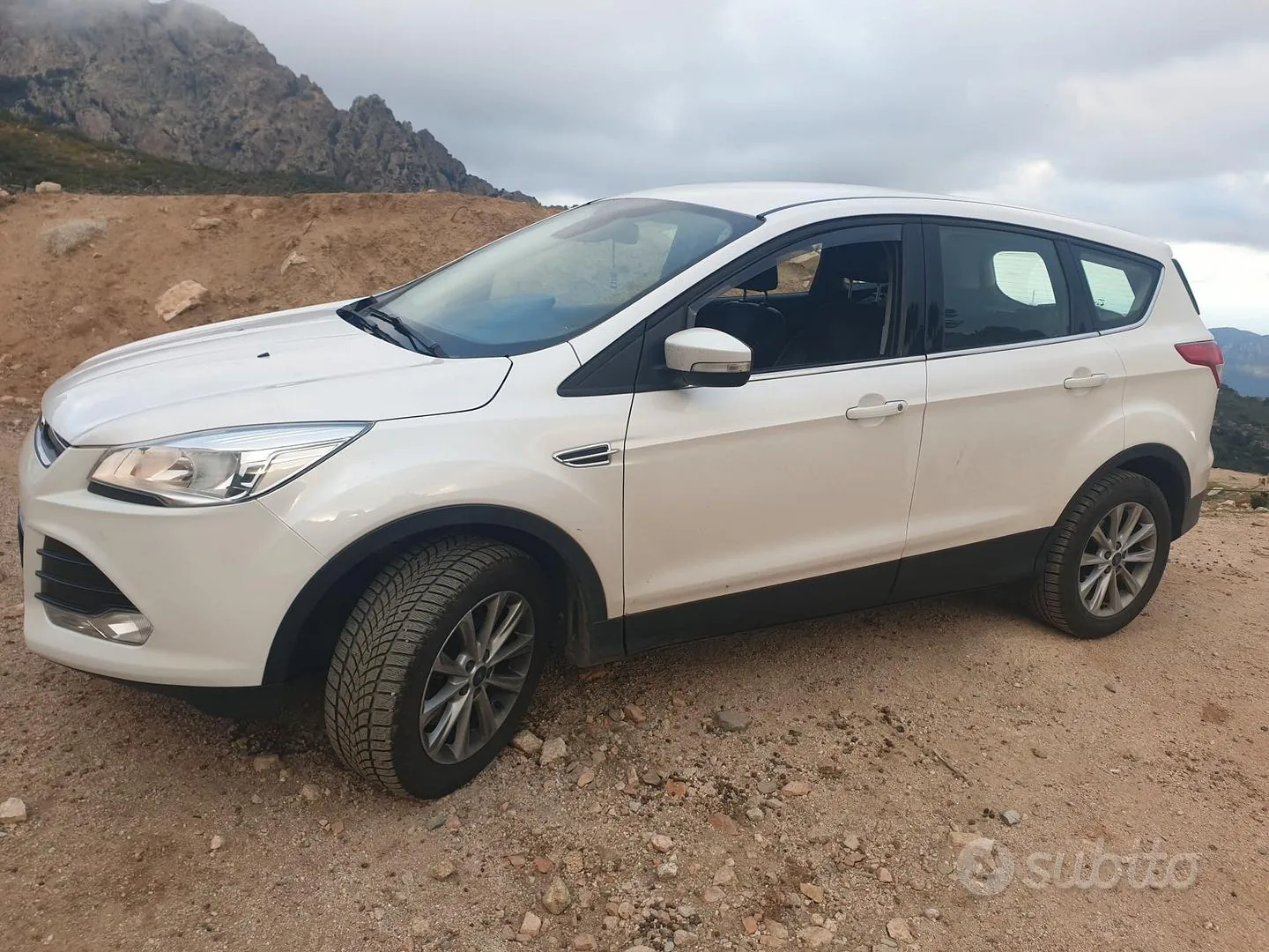 Ford Kuga 2015 photo 2