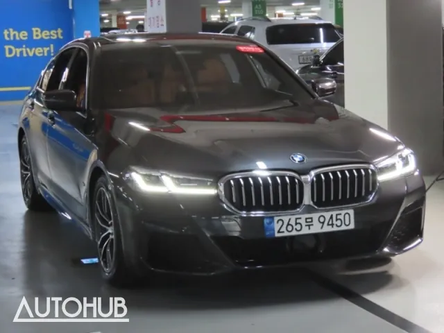 BMW 5 Series 2022 photo 2