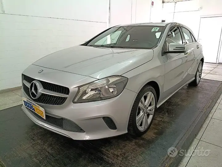 Mercedes-Benz A 200