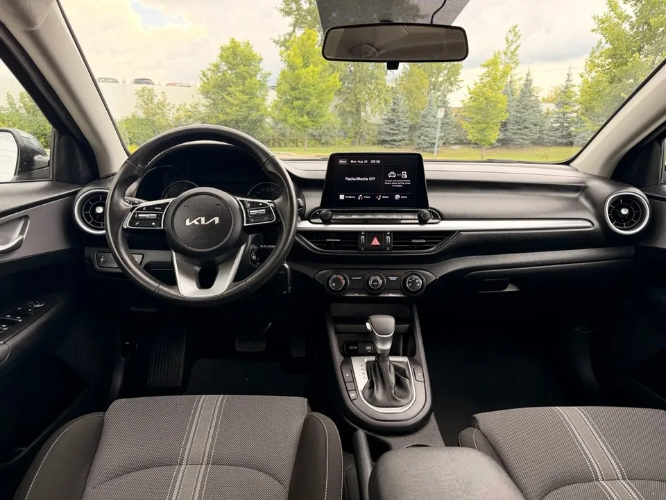 Kia Forte 2023 photo 4