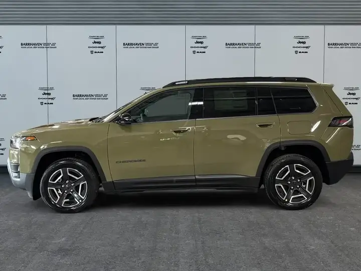 Jeep Cherokee 2026 photo 2