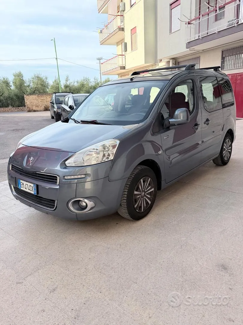 Peugeot Partner 2012 photo 2