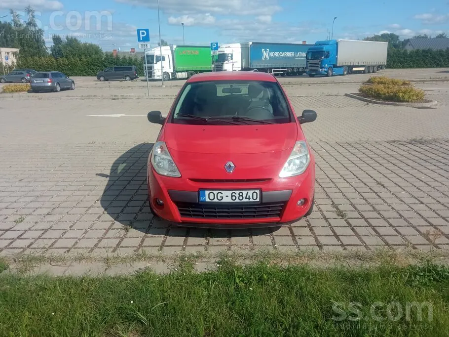 Renault Clio 2009 photo 2