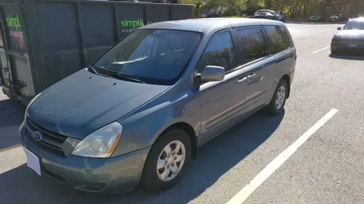 Kia Sedona 2007 photo 2