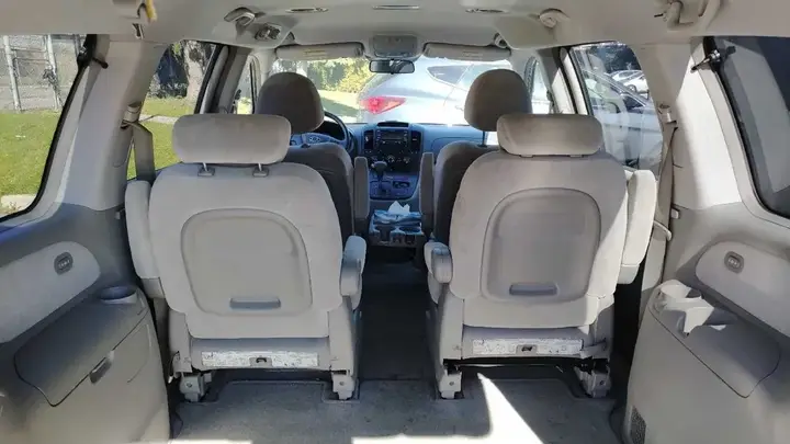 Kia Sedona 2007 photo 4