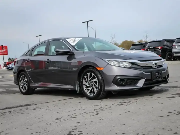 Honda Civic 2018 photo 3