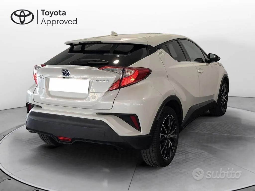 Toyota C-Hr 2017 photo 4