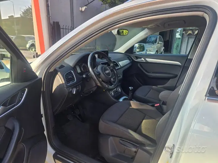 Audi Q3 2012 photo 3
