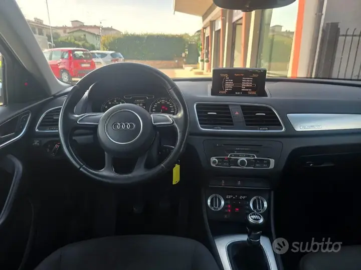 Audi Q3 2012 photo 5