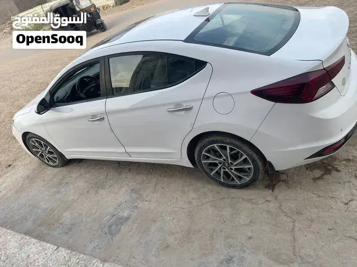 Hyundai Elantra 2019 photo 2