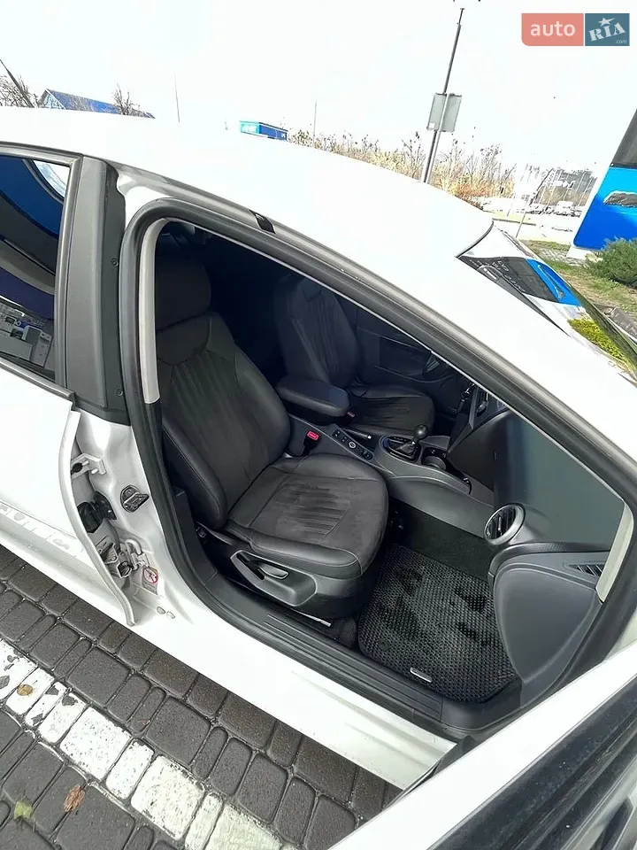 Seat Leon 2011 photo 5