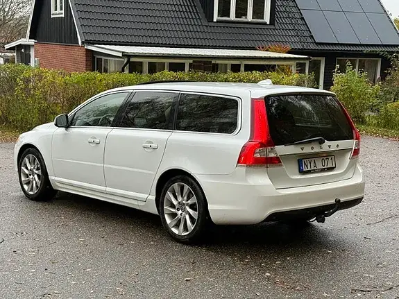 Volvo V70 2014 photo 3