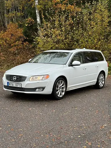 Volvo V70 2014 photo 2