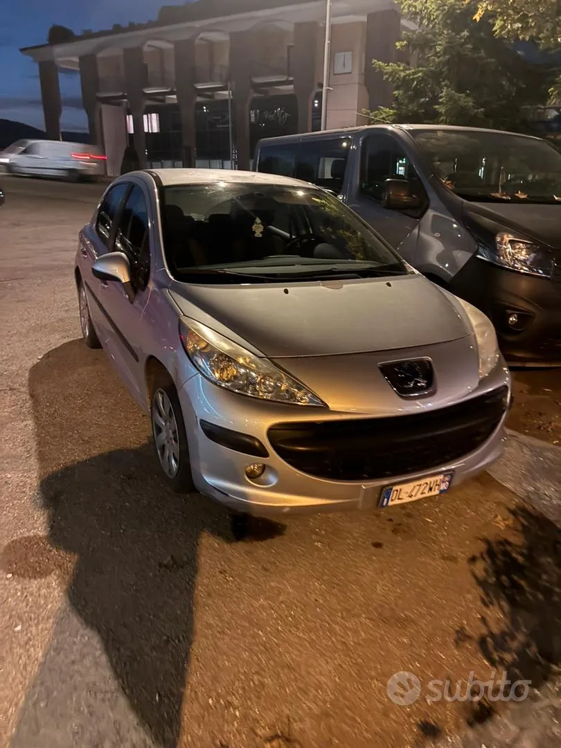 Peugeot 207 2008 photo 2