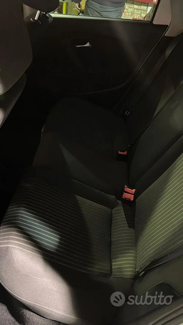 Volkswagen Polo 2010 photo 5