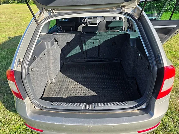 Skoda Octavia 2011 photo 5