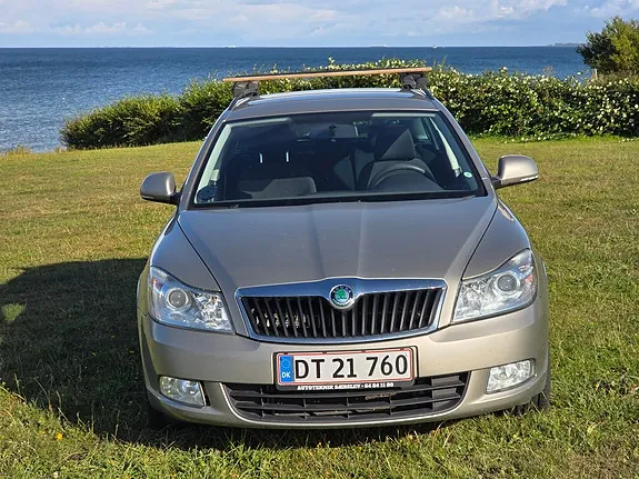 Skoda Octavia 2011 photo 3