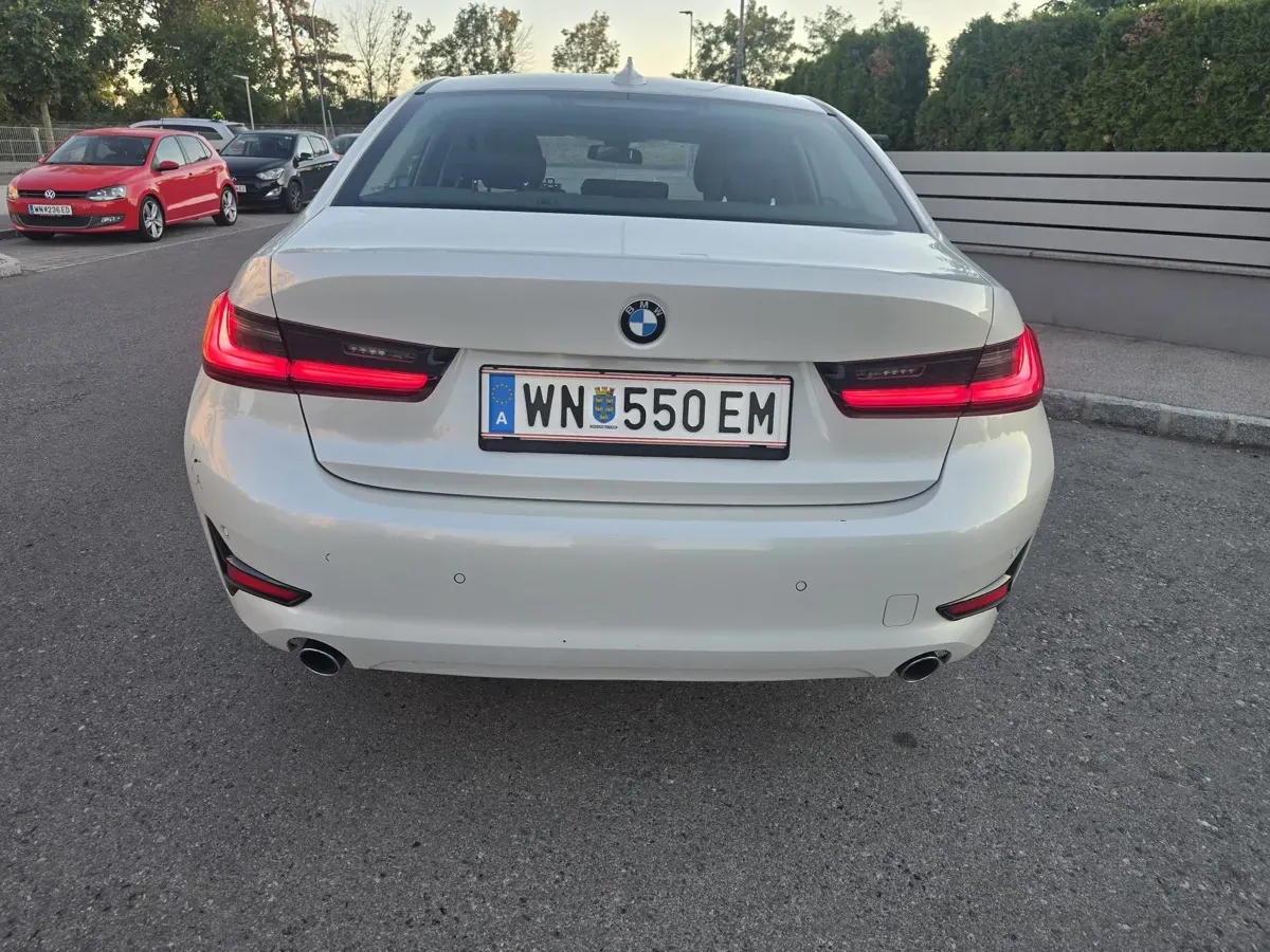BMW 3 Series 2020 photo 2