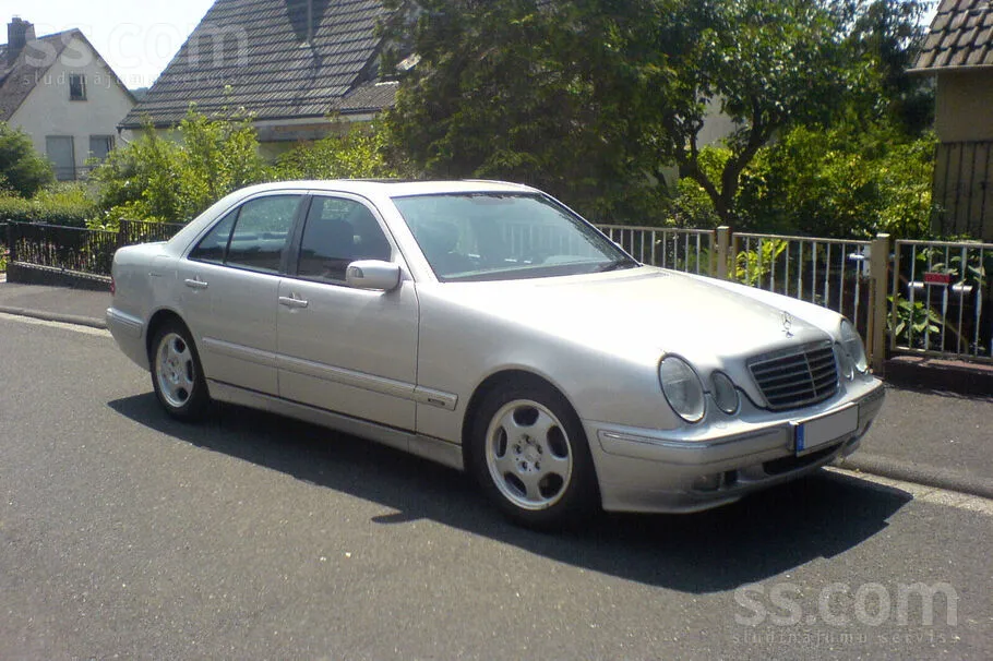 Mercedes-Benz E270