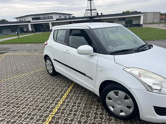 Suzuki Swift 2012 photo 4