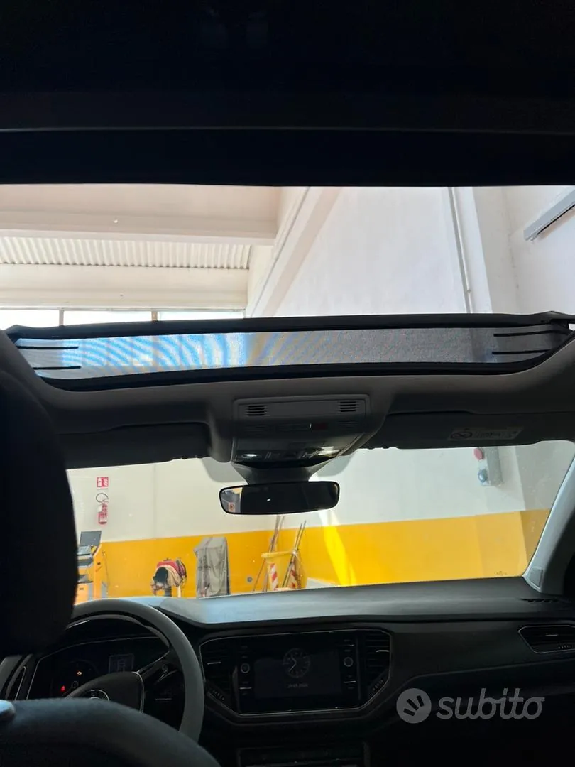 Volkswagen T-Roc 2023 photo 4