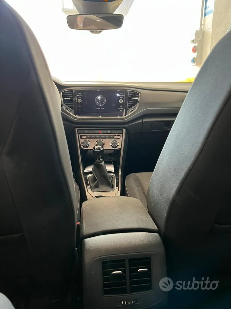 Volkswagen T-Roc 2023 photo 5