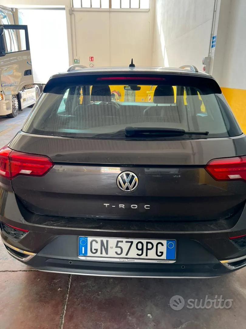 Volkswagen T-Roc 2023 photo 2