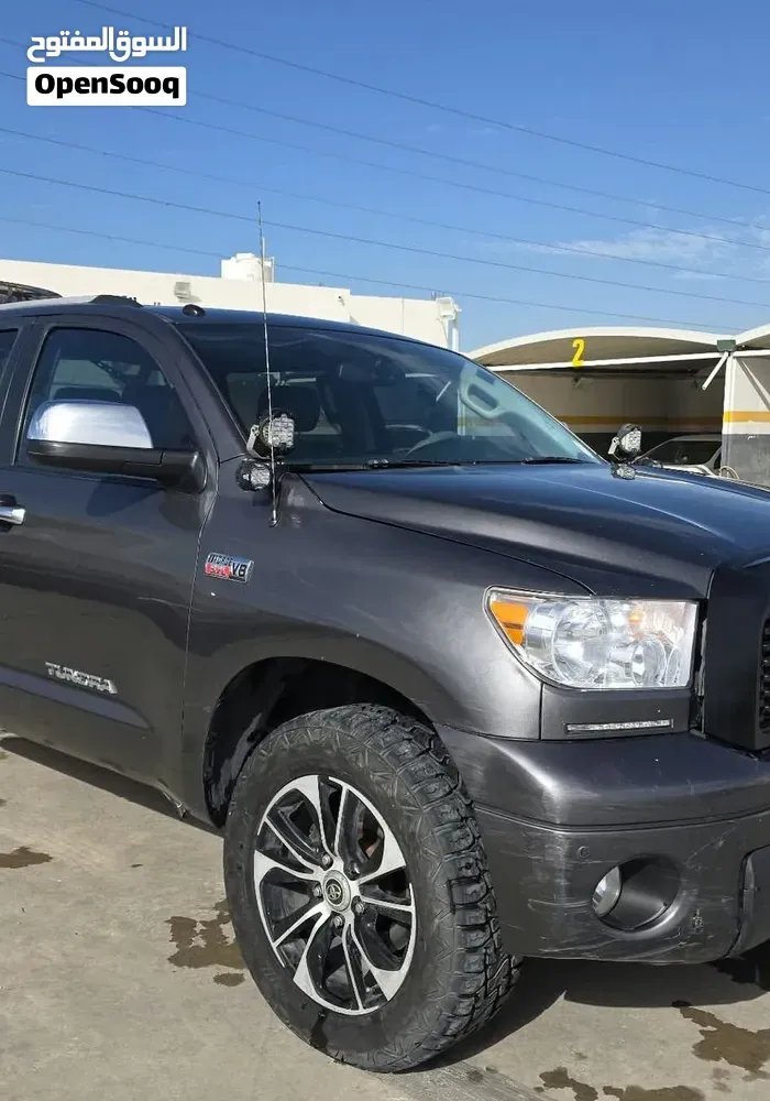 Toyota Tundra 2011 photo 2