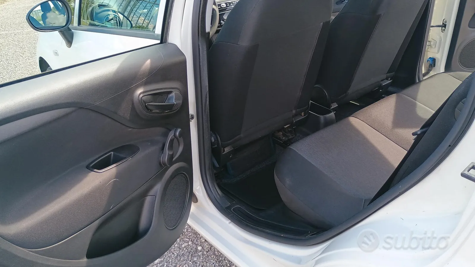Fiat Punto 2015 photo 4