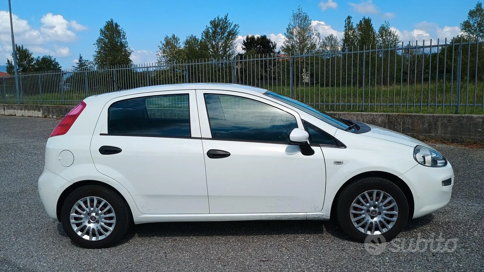 Fiat Punto 2015 photo 3
