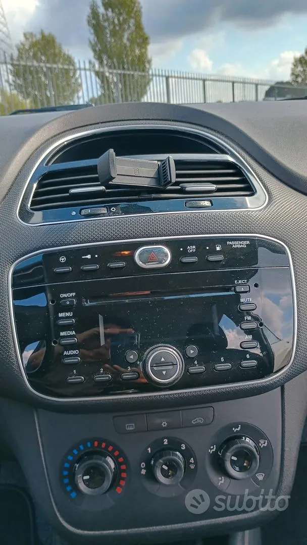 Fiat Punto 2015 photo 5