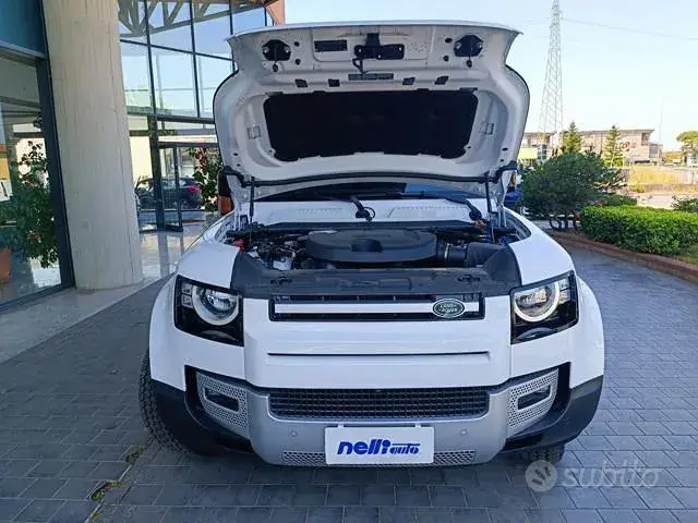 Land Rover Defender 2025 photo 2