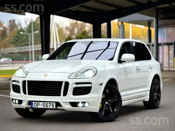 Porsche Cayenne 2010 photo 2