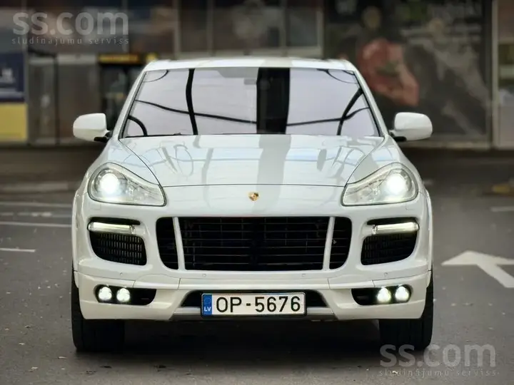 Porsche Cayenne 2010 photo 3