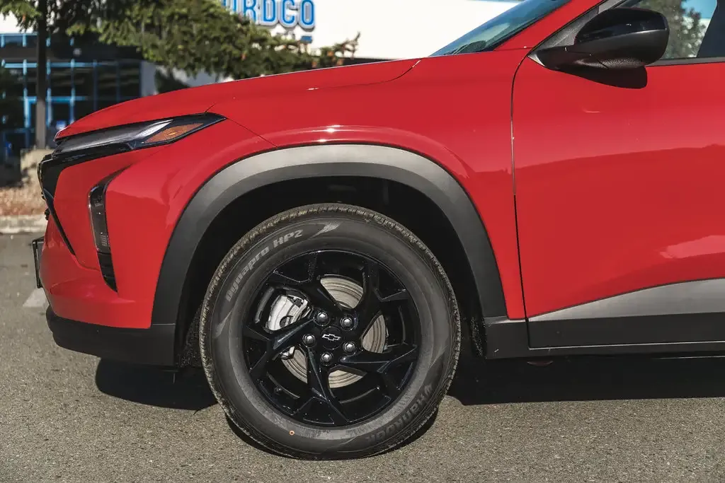 Chevrolet Trax 2026 photo 2