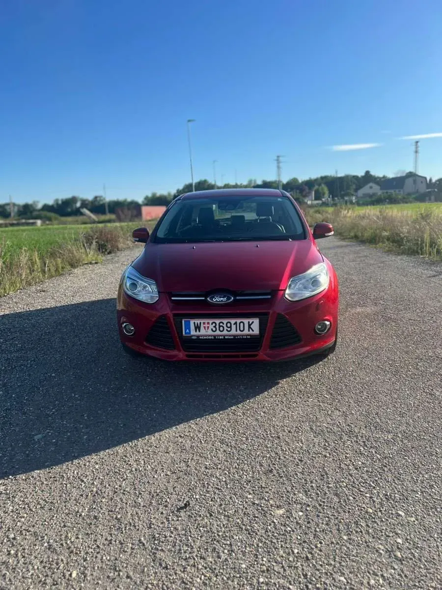 Ford Focus 2011 photo 2