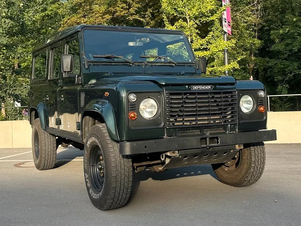 Land Rover Defender 110