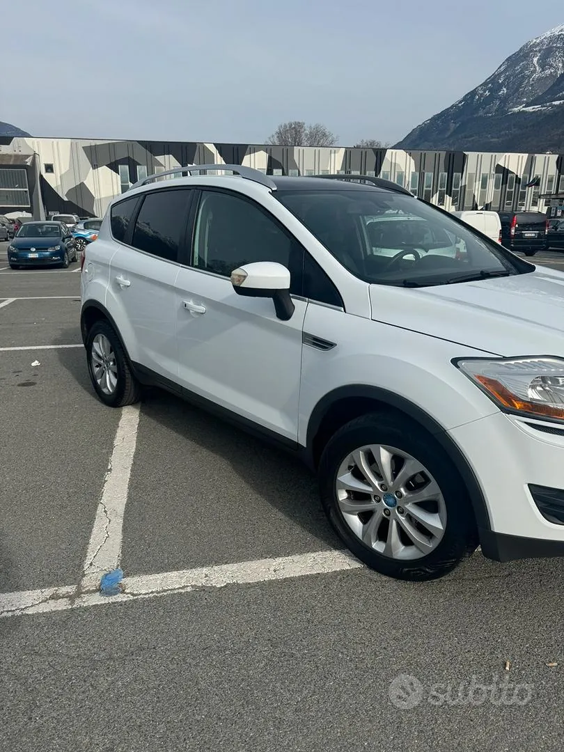Ford Kuga 2011 photo 2