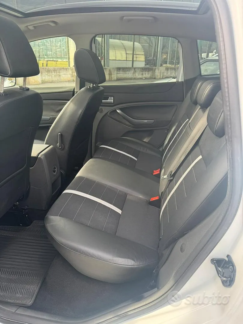 Ford Kuga 2011 photo 5