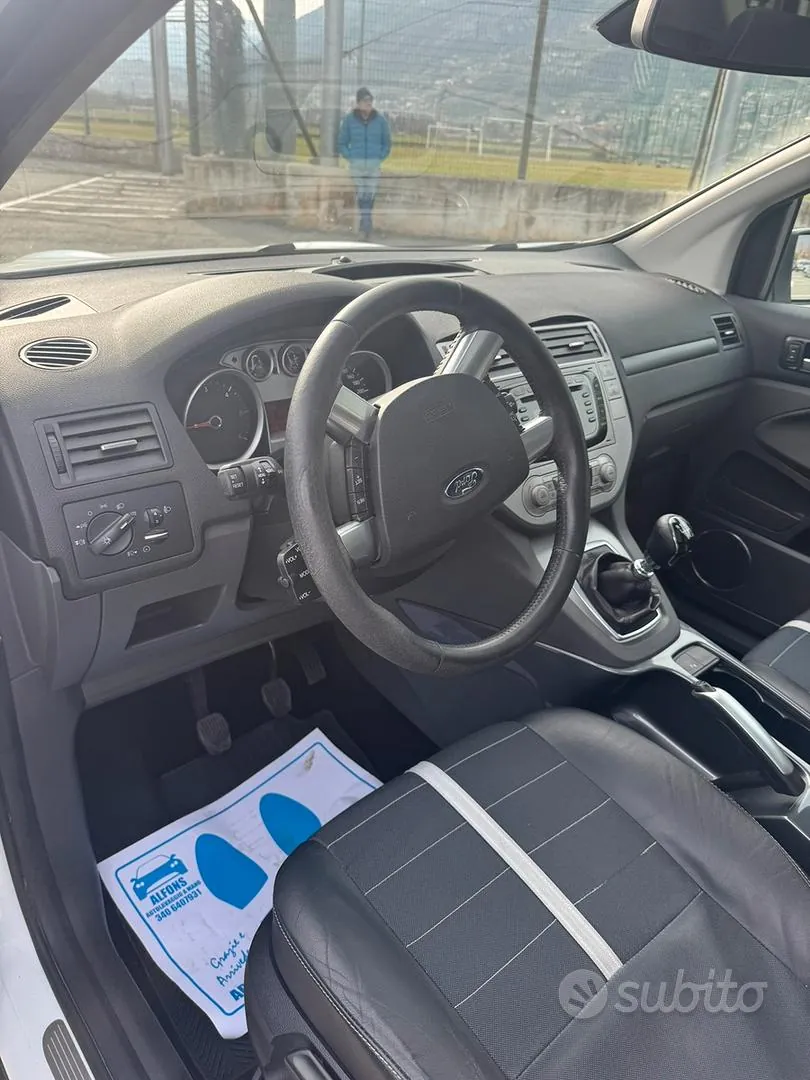 Ford Kuga 2011 photo 4