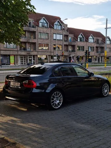 BMW E90