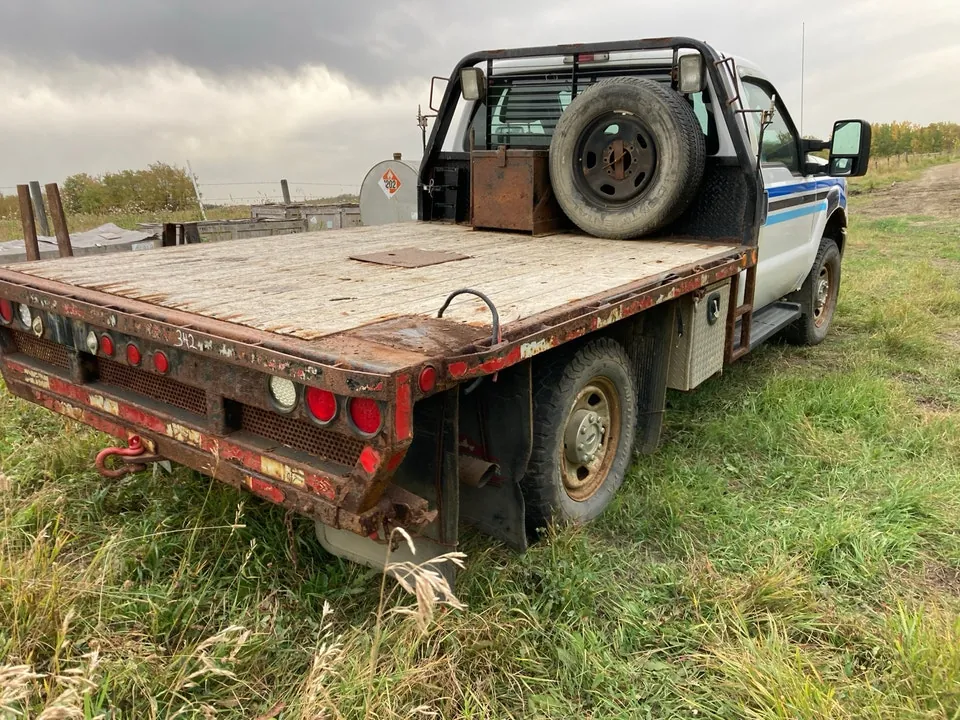 Ford F350 2011 photo 2